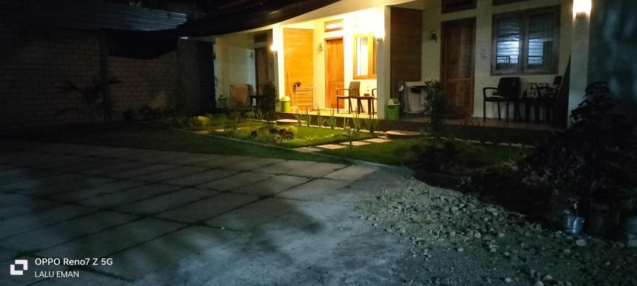 Room 212 Kuta  Εξωτερικό φωτογραφία
